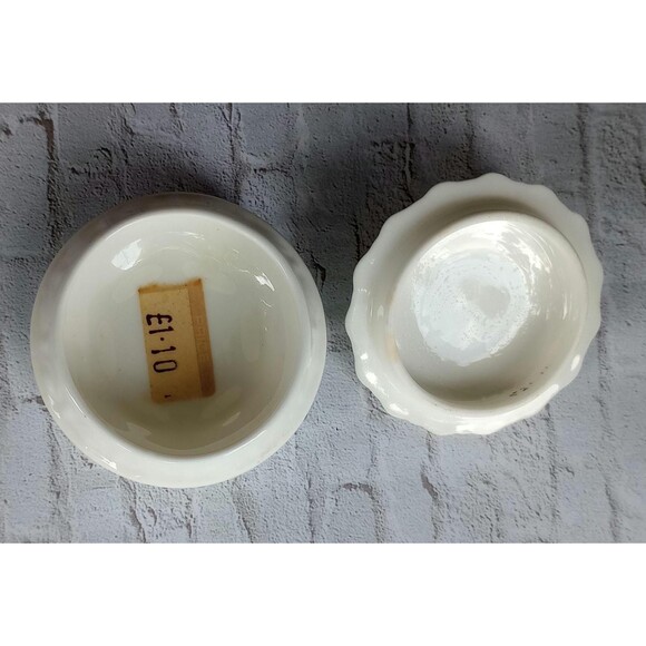 Vintage Coalport Bone China Trinket Box | Tiny Box | Floral Accents - Picture 3 of 4